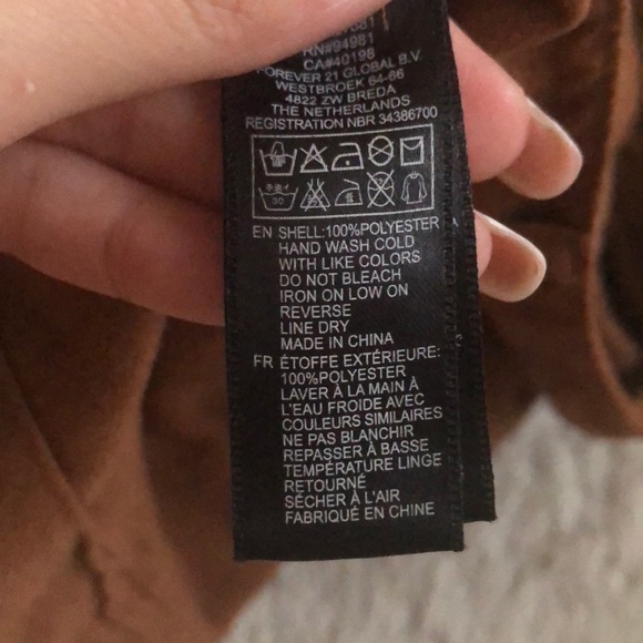 💗[3/$15]💗 👗Forever21 suede shorts - Picture 8 of 8